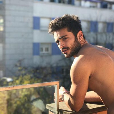 Rubén Bernal ('El secreto de Puente Viejo') posa ligero de ropa