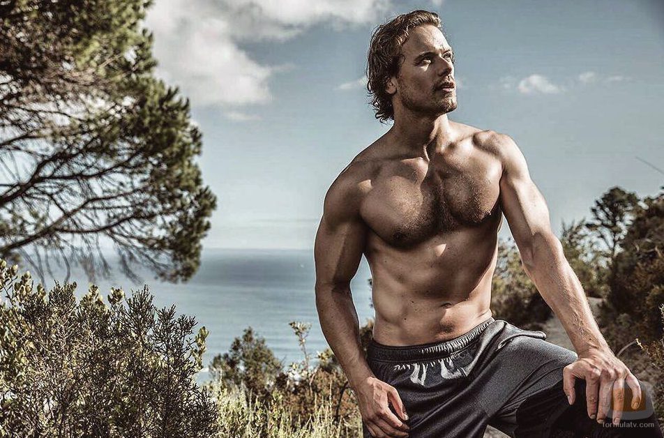 Sam Heughan posa sexy y semidesnudo para Men's Health South África