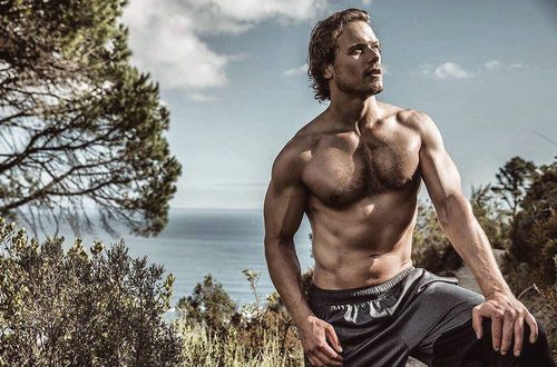 Sam Heughan posa sexy y semidesnudo para Men's Health South África