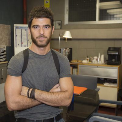 Alfonso Bassave (David Aranda) posa para las fotos promocionales de 'Estoy vivo'