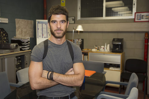 Alfonso Bassave (David Aranda) posa para las fotos promocionales de 'Estoy vivo'