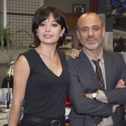 Javier Gutiérrez (Manuel Márquez) y Anna Castillo (Susana) en las fotos promocionales de 'Estoy vivo'