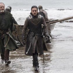 Jon Nieve y Sir Davos llegan a Rocadragón en el 7x03 de 'Juego de Tronos'