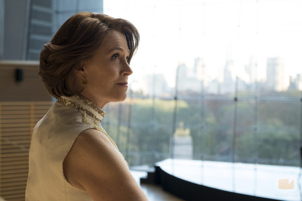 Alexandra (Sigourney Waver) en 'The Defenders'