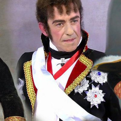 Jesús Manuel disfrazado de "Fernando VII" en 'Sálvame'