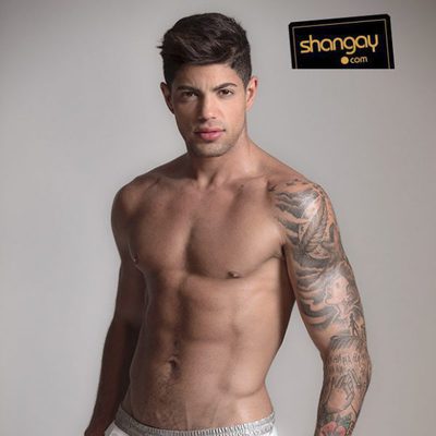 David Lafuente (ex cantante de Auryn) posa semidesnudo para la revista Shangay