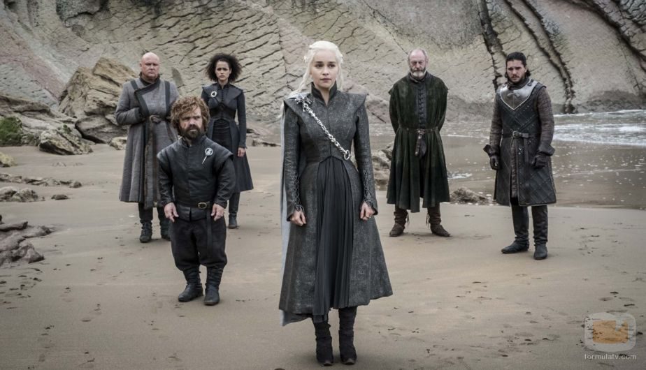 Daenerys, Tyrion, Jon Nieve, Davos, Missandei y Varys en el 7x04 de 'Juego de Tronos'