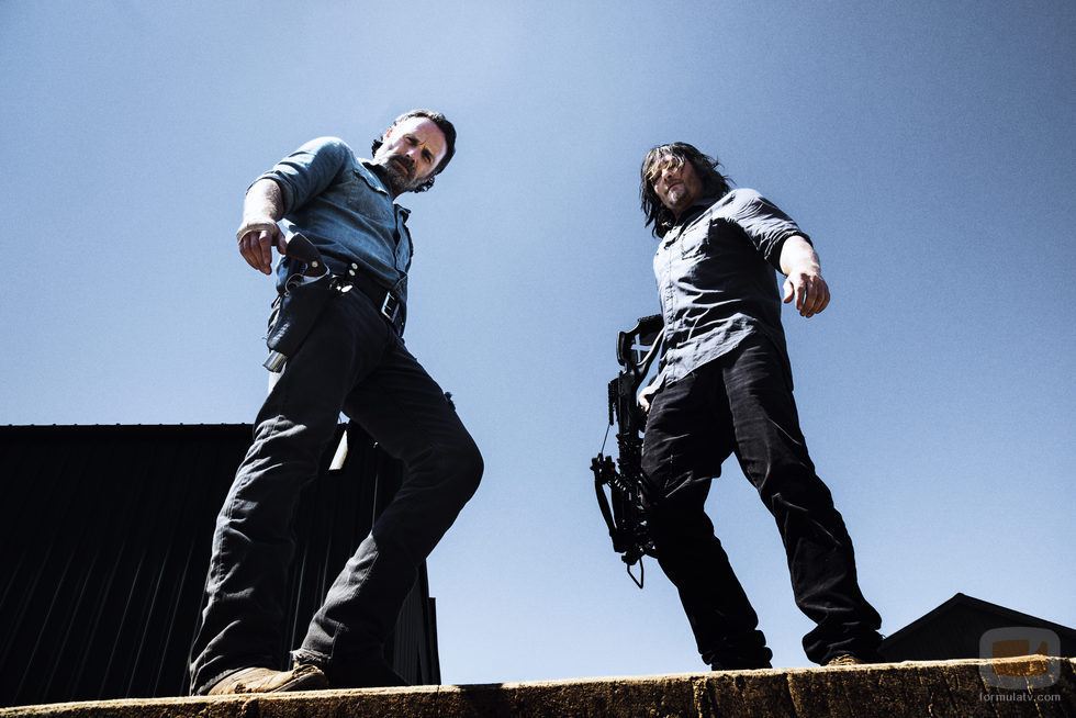 Andrew Lincoln (Rick Grimes) y Norman Reedus (Daryl Dixon) en la octava temporada de 'The Walking Dead'