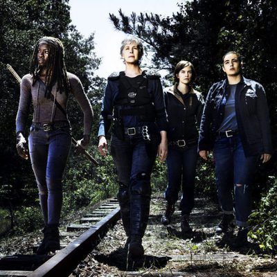 Danai Gurira, Melissa McBride, Lauren Cohan y Christian Serratos en la 8ª temporada de 'The Walking Dead'