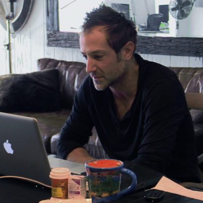 Bryan Fogel frente al ordenador en 'Ícaro'