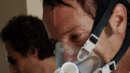 Bryan Fogel con una máscara en 'Ícaro'