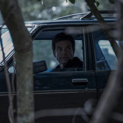 Marty Byrde en un coche en 'Ozark'