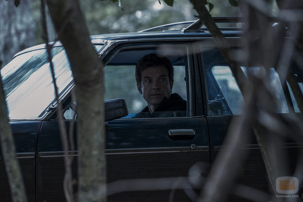 Marty Byrde en un coche en 'Ozark'