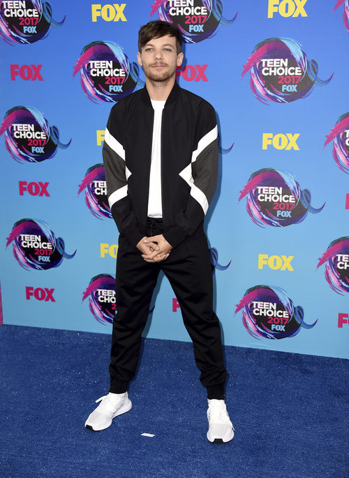 Louis Tomlinson en los Teen Choice Awards 2017