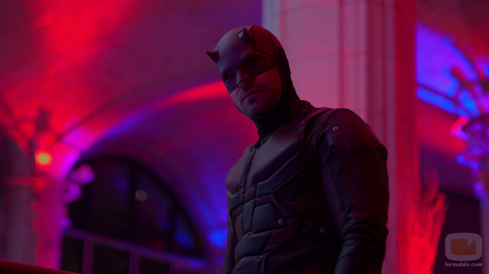 Daredevil ataviado con su traje en 'The Defenders'