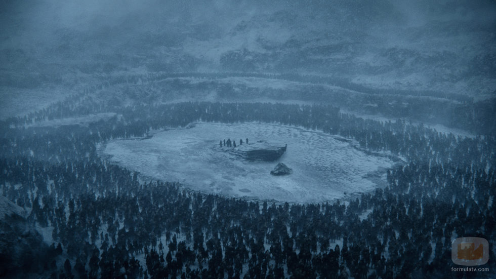 La expedición de Jon Nieve rodeada por el Ejército de los Muertos el 7x06 de 'Juego de Tronos'