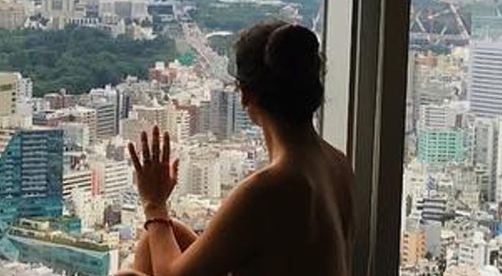 Cristina Pedroche ('Zapeando') se desnuda en sus vacaciones en Tokio