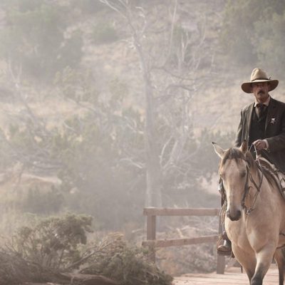 Scoot McNairy es Bill McNue en 'Godless'