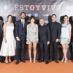 Pose del equipo de 'Estoy vivo' en el photocall de la IX edición del FesTVal