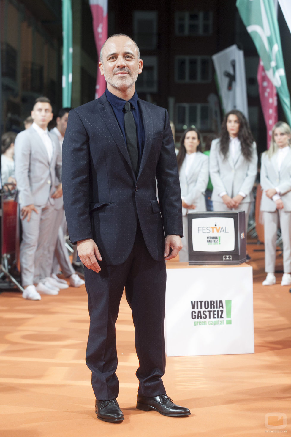 Pose de Javier Gutiérrez en la inauguración de 'Estoy vivo' en el FesTVal