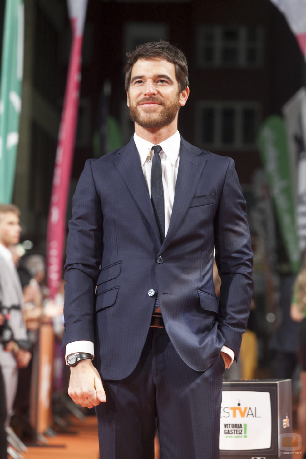 Alfonso Bassave posa sonriente en el estreno de 'Estoy vivo' en el FesTVal