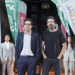 Pau Donés y Daniel Écija posan juntos en el estreno de 'Estoy vivo' durante el FesTVal