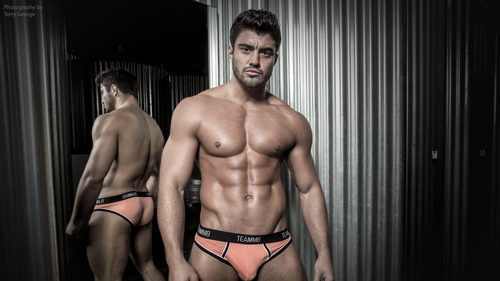 Rogan O'connor, de 'La Venganza de los Ex' posa en ropa interior