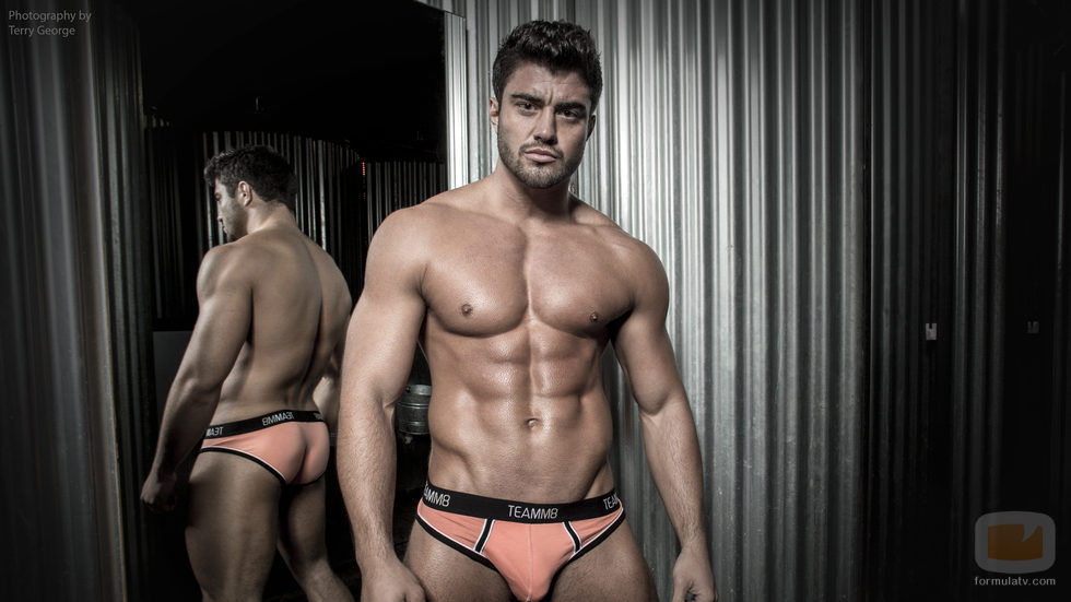 Rogan O'connor, de 'La Venganza de los Ex' posa en ropa interior