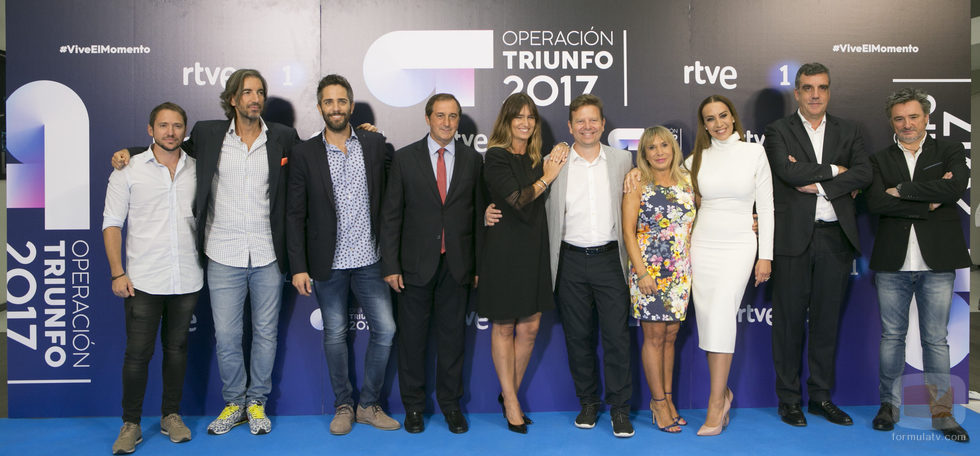 Manuel Martos, Joe Pérez-Orive, Roberto Leal, Noemí Galera y Mónica Naranjo posan en la presentación de 'OT 2017'