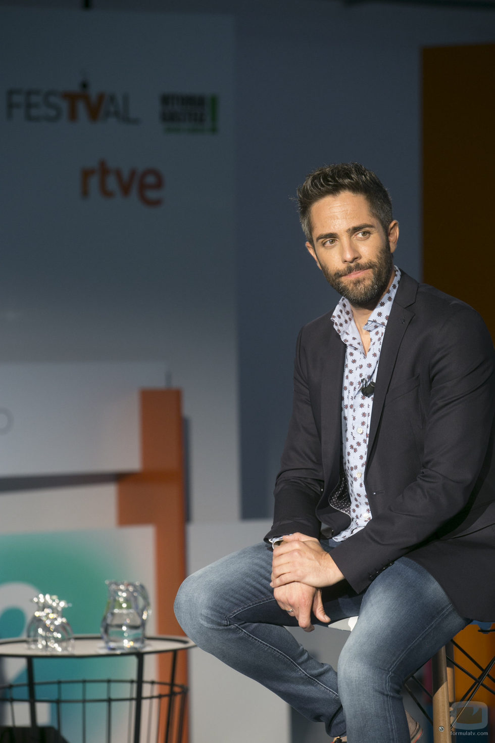 Roberto Leal sentado en la presentación de 'OT 2017' en el FesTVal
