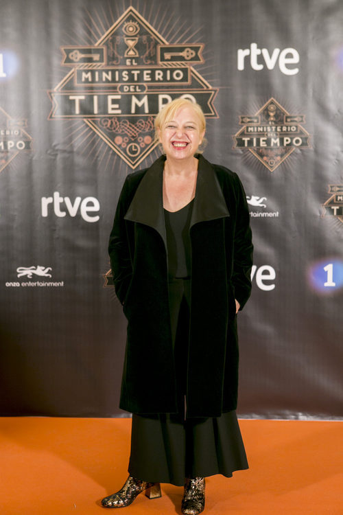 Francesca Piñón, actriz de 'El Ministerio del Tiempo', posa en el FesTVal vestida de negro