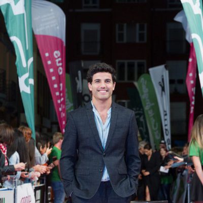 Daniel Lundh en la alfombra naranja del FesTVal para la presentación de 'Tiempos de guerra'