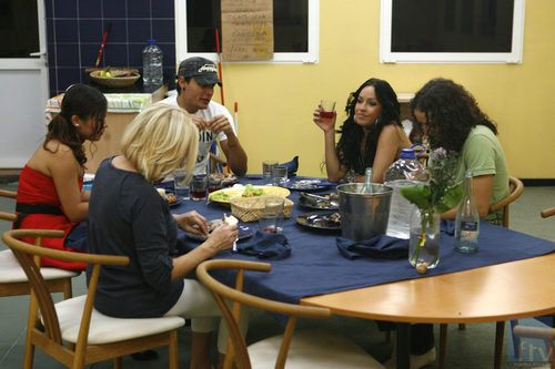 Julito habla en la mesa de 'Gran Hermano 10'