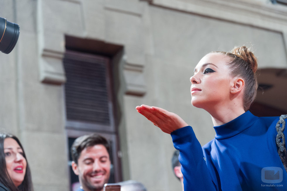 Natalia Rodríguez lanza un beso en la presentación de 'Tración'
