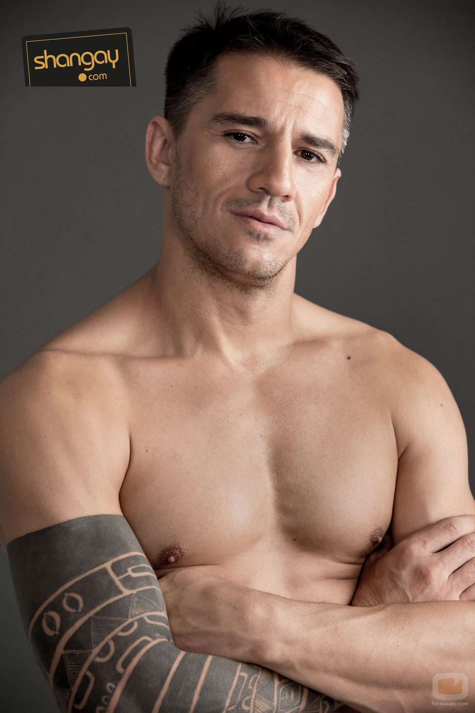 Juan Carlos Librado muestra su torso desnudo en Shangay