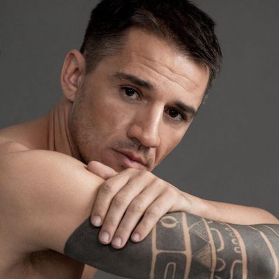 Juan Carlos Librado posa sin camiseta para Shangay
