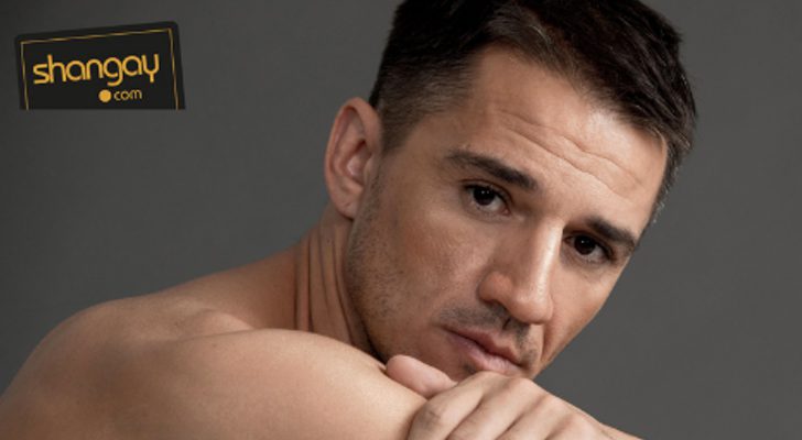 Juan Carlos Librado posa sin camiseta para Shangay