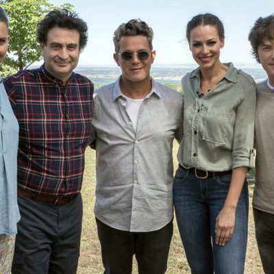 El jurado y presentadora de 'MasterChef Celebrity 2' junto a Alejandro Sanz