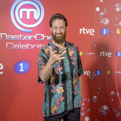 Edu Soto posa en el photocall de 'MasterChef Celebrity 2'