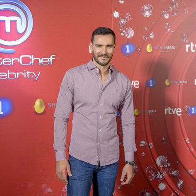 Saúl Craviotto posa en el photocall de 'MasterChef Celebrity 2'