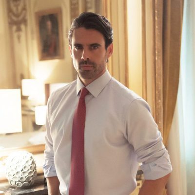 Emmanuel Esparza en la foto promocional de 'Secretos de Estado'