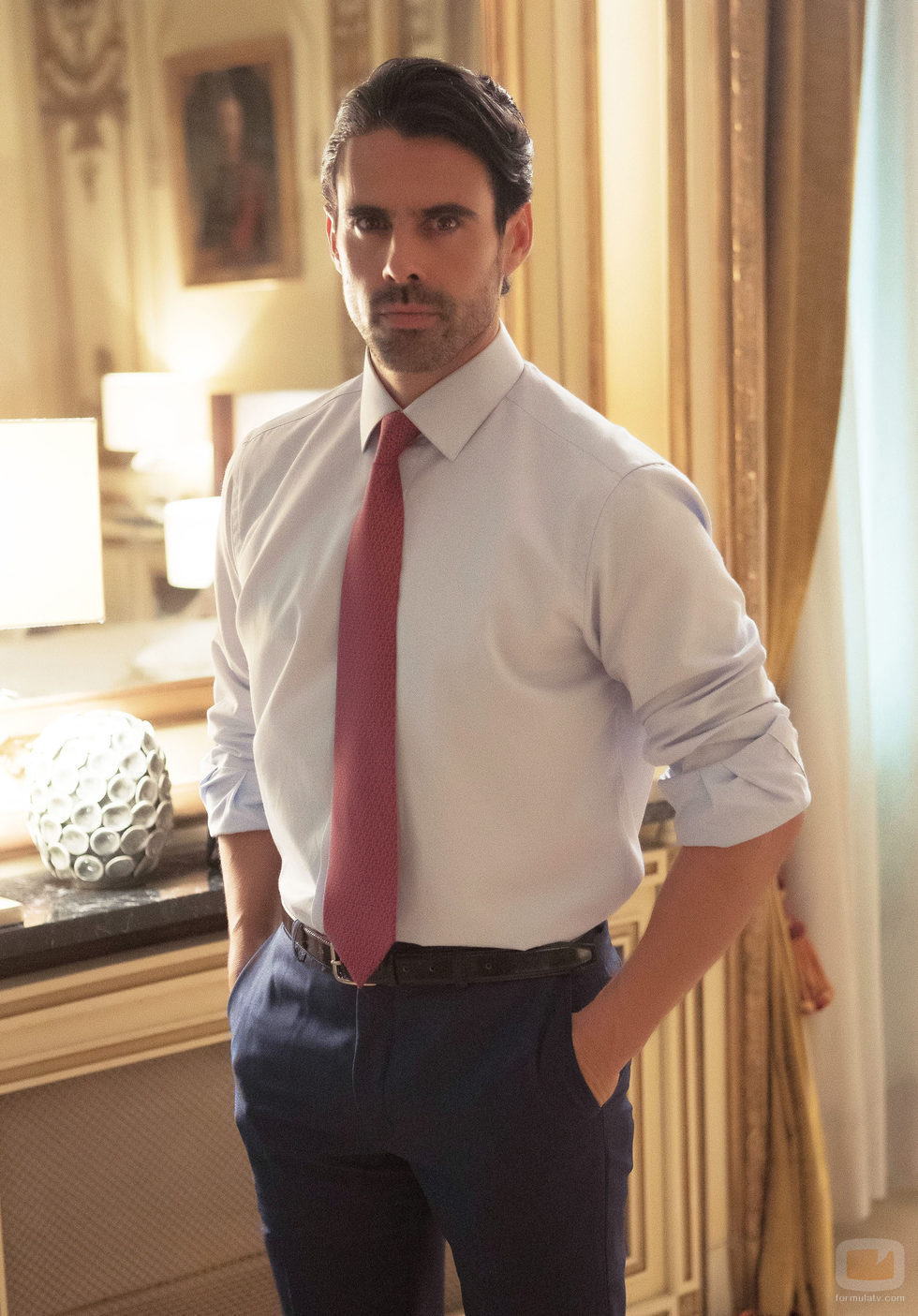 Emmanuel Esparza en la foto promocional de 'Secretos de Estado'