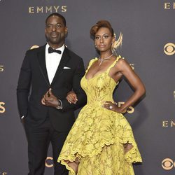 Sterling K. Brown y Ryan Michelle Bathe en los Premios Emmy 2017