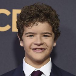 Gaten Matarazzo en la alfombra roja de los Premios Emmy 2017