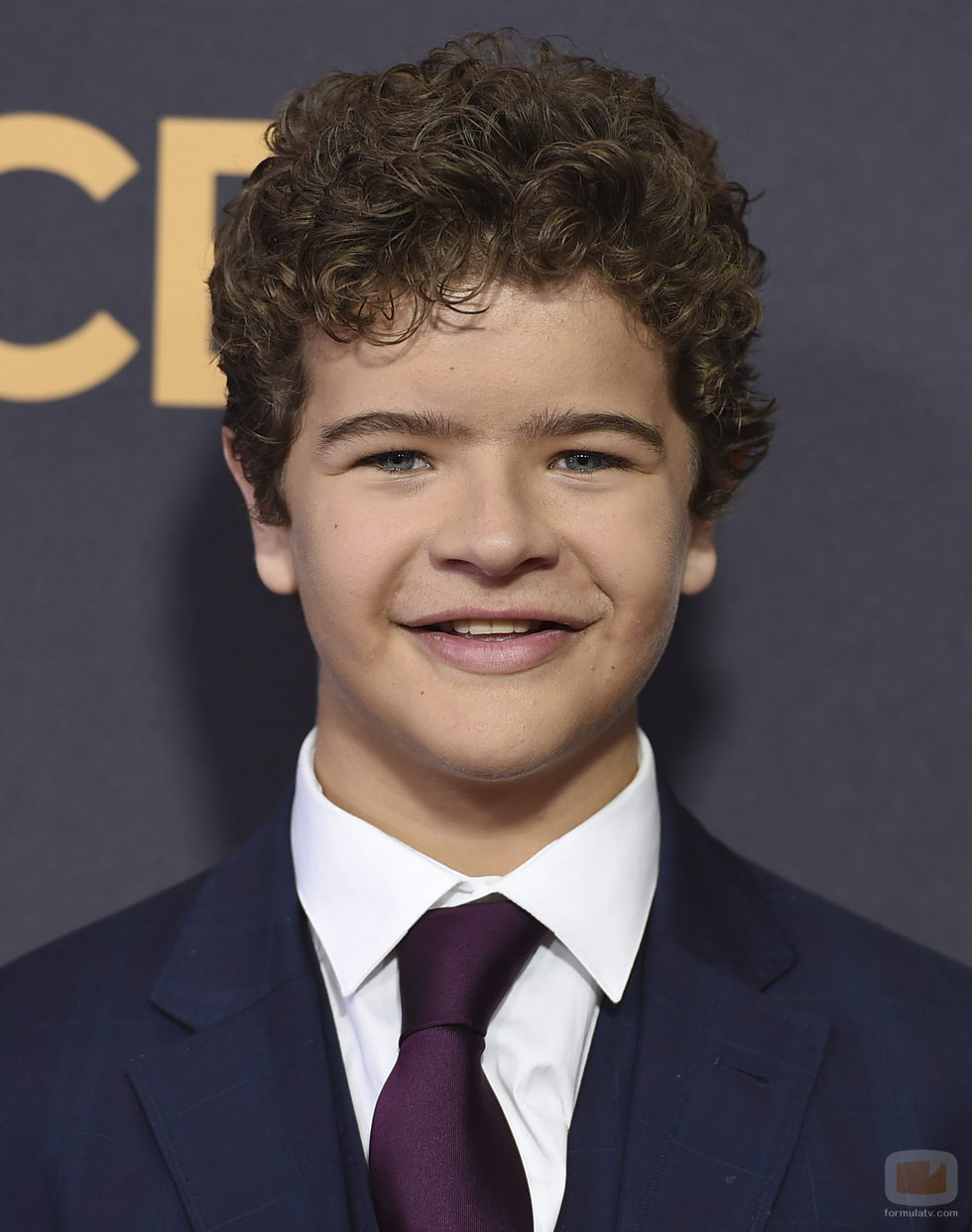 Gaten Matarazzo en la alfombra roja de los Premios Emmy 2017