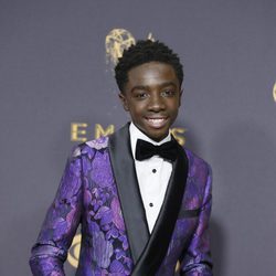 Caleb McLaughlin en la alfombra roja de los Premios Emmy 2017