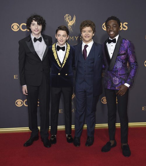 Los actores de 'Stranger Things' en la alfombra roja de los Emmy 2017