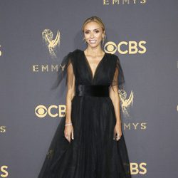 Giuliana Rancic en la alfombra roja de los Premios Emmy 2017