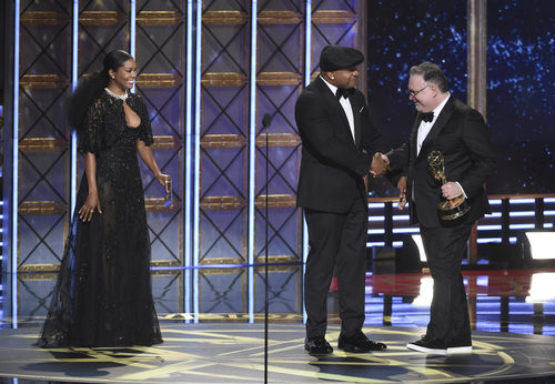 LL Cool J, Gabrielle Union y Bruce Miller en los Emmy 2017