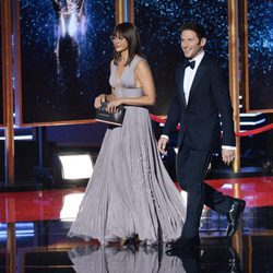 Rashida Jones y Mark Feuerstein en los Emmy 2017